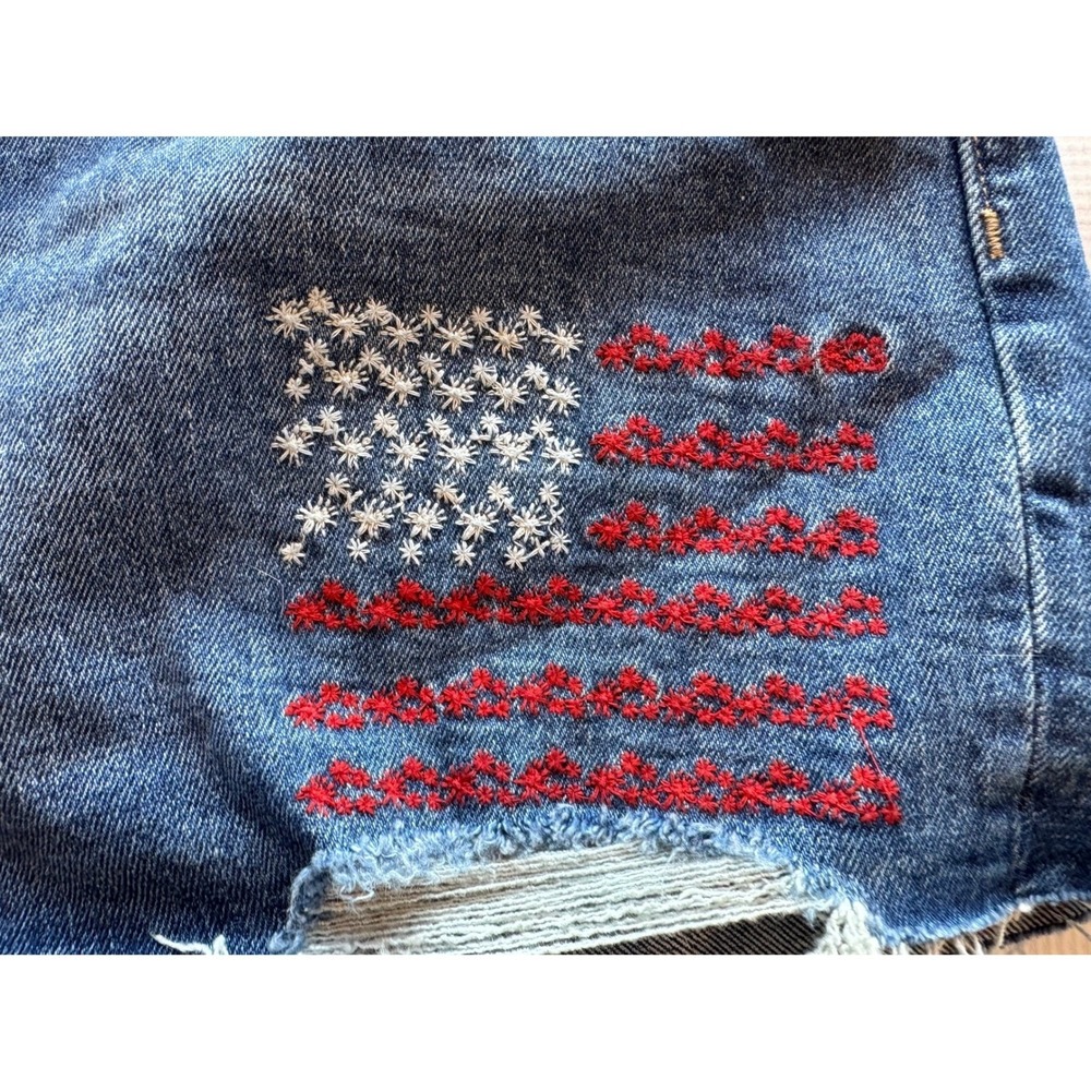 NWT American Flag Embroidered Denim Cutoff Shorts Womens Size Plus Size 24 - Picture 2 of 4